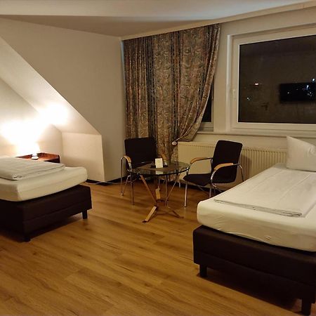 Erbenholz Hotel Laatzen Exteriör bild