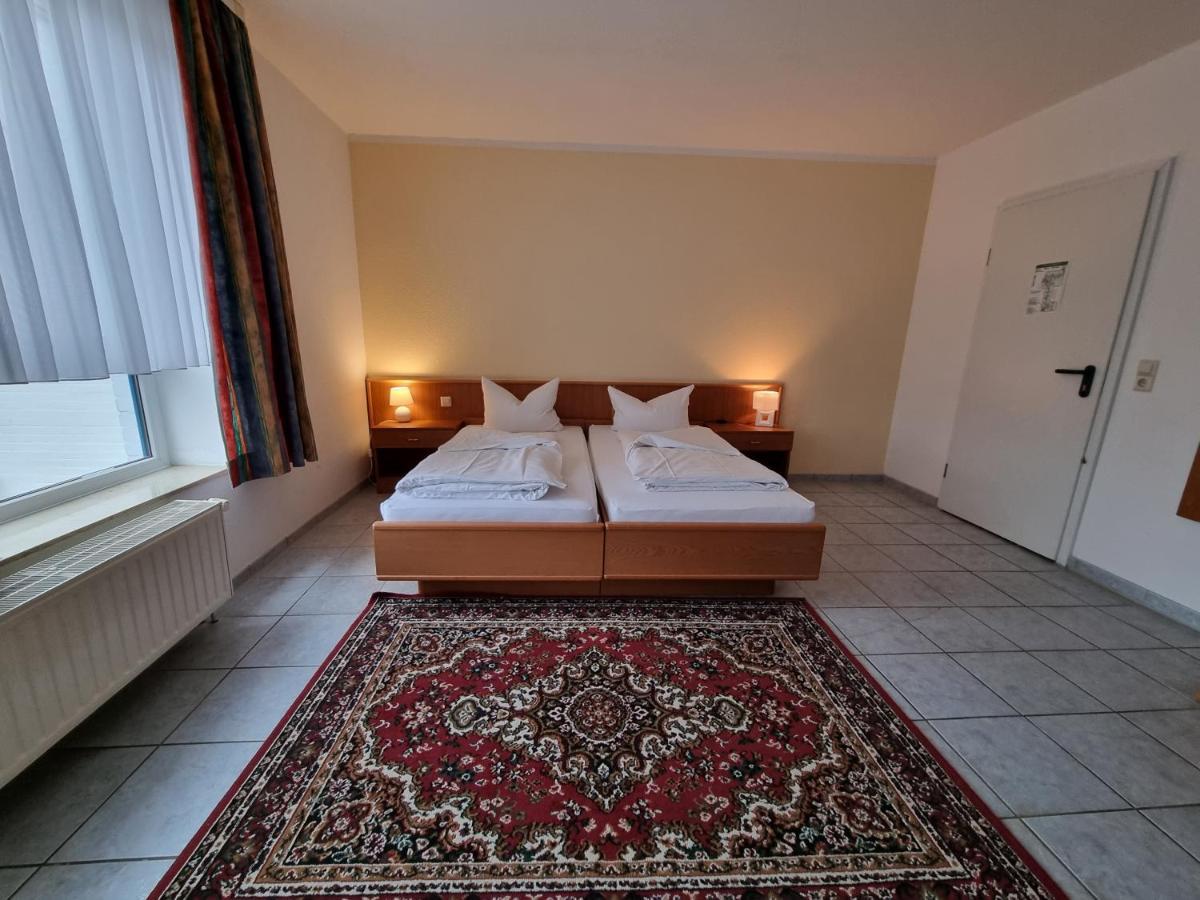 Erbenholz Hotel Laatzen Exteriör bild