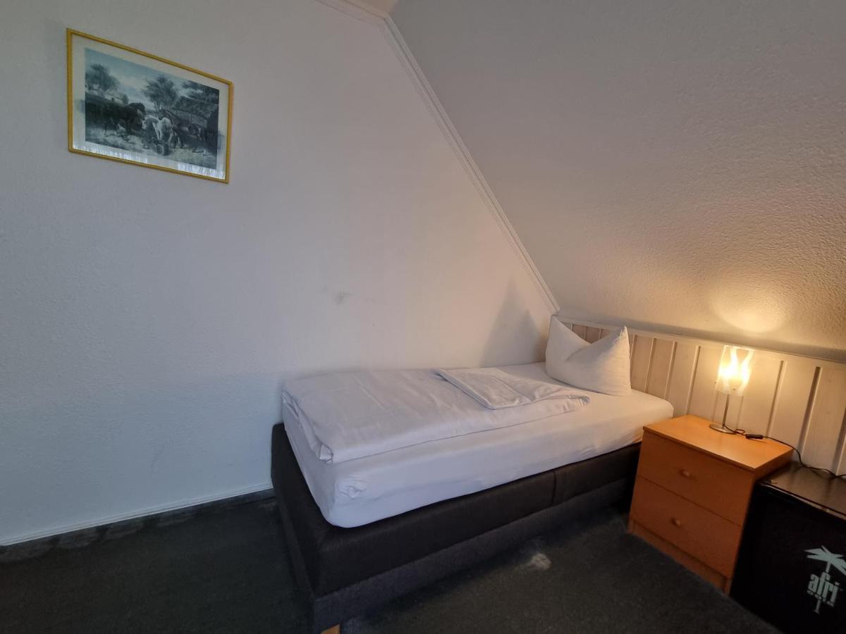 Erbenholz Hotel Laatzen Exteriör bild