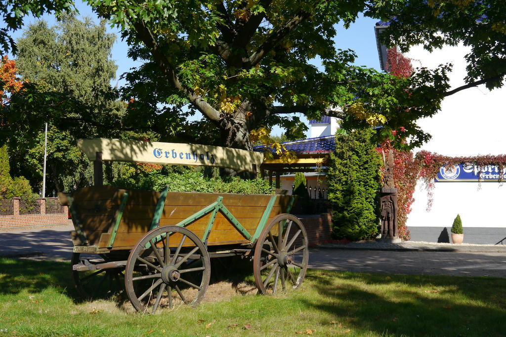 Erbenholz Hotel Laatzen Exteriör bild