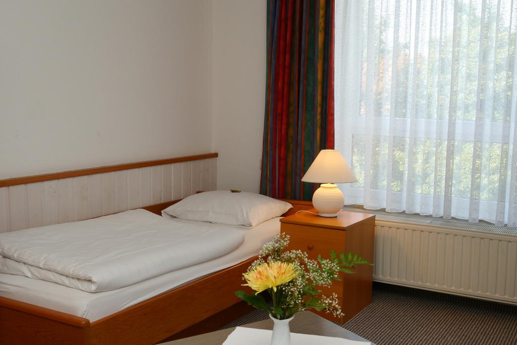 Erbenholz Hotel Laatzen Rum bild